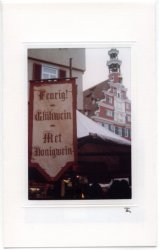 Schild mit Rathaus