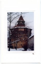 Dicker Turm im Schnee