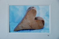 Holzherz im Schnee