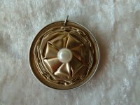 Anhänger gold gefaltet mit Perle + silberne Kette